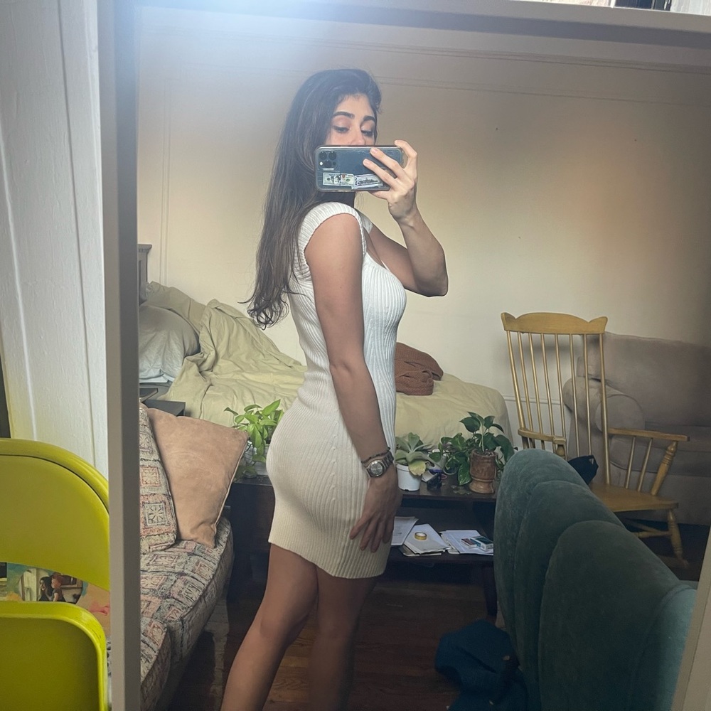 Chic White Ribbed Dress